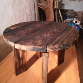 konferencni-stolek01